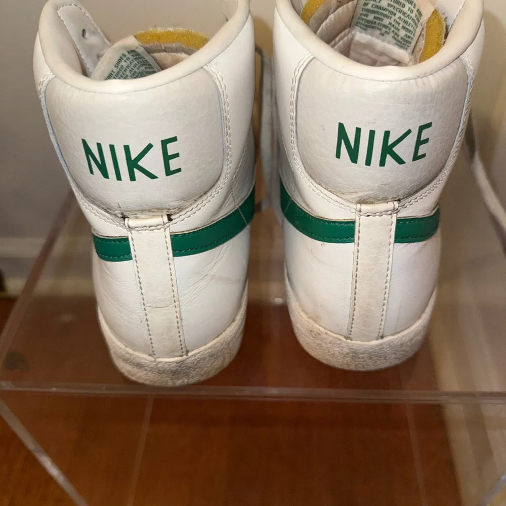 Nike Blazer mid ‘77 vintage men’s shoe . Size 11
